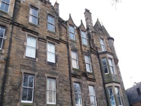 4 bedroom Flat to re...